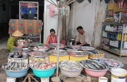 Thực phẩm tươi sống tại TP.HCM: Ra giêng vẫn “neo” giá Tết ảnh 2